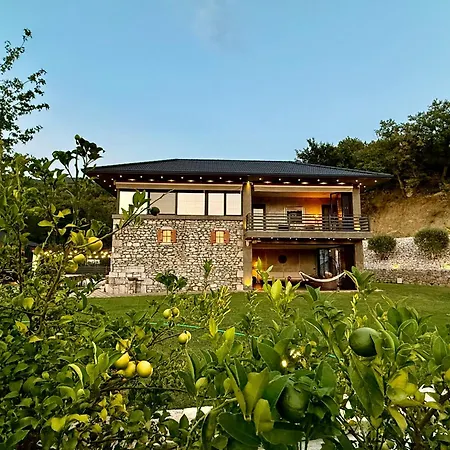 Kulla Kadeli Villa