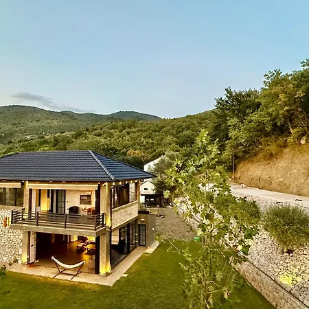 Kulla Kadeli Villa *